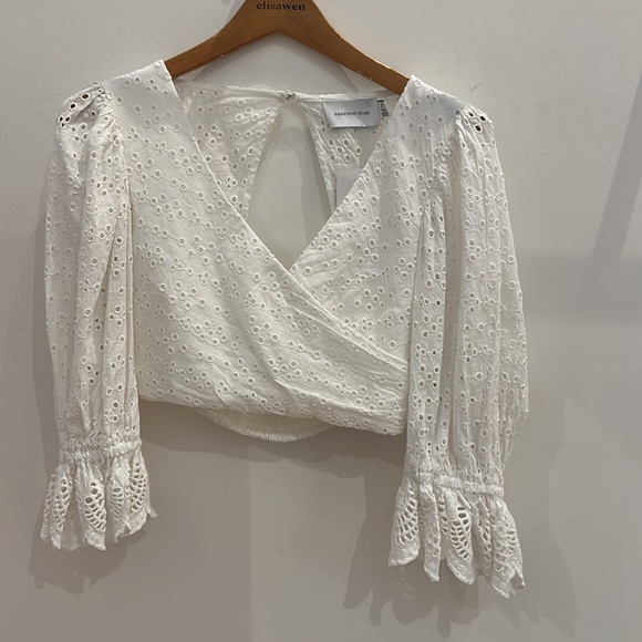 By Significant Other Gorgeous Lace Crop Top - Picture 2 of 6